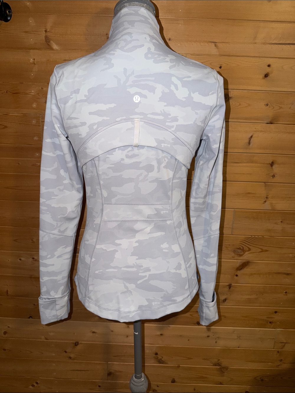 Women’s  Lulu Lemon Light Gray Camo Full Zip-Up Jacket
Sz 8 - Picture 2 of 2
